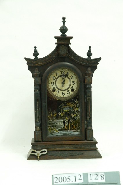 日本尾張時計株式會社製彩繪花鳥玻璃尖頂式木座鐘組 (共4張)