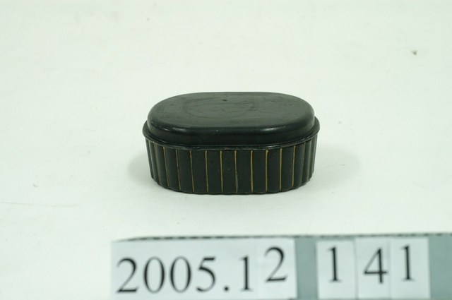 黑漆橢圓木盒 (共1張)