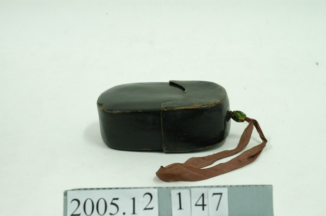 黑地皮胎漆盒 (共3張)