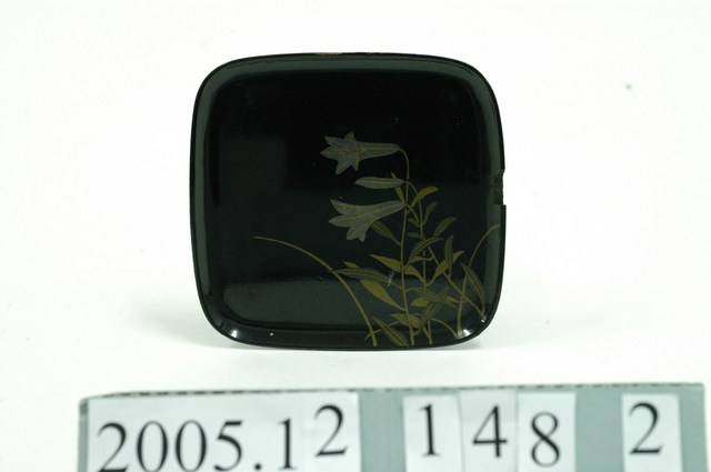 黑地鳶蘿紋蒔繪漆盤 (共2張)