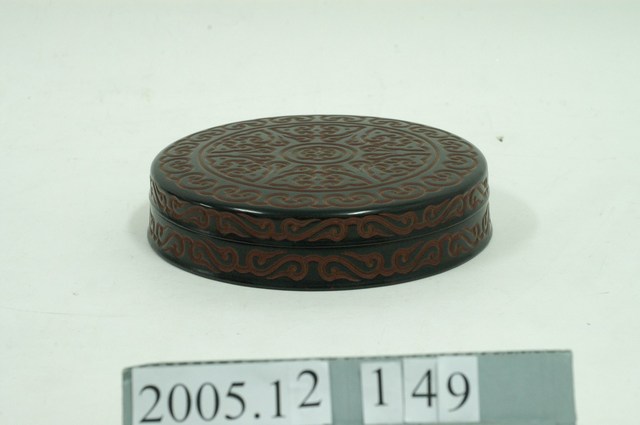 黑地剔犀圓形漆盒 (共1張)