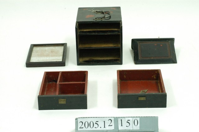 木胎黑漆花鳥彩繪漆器鏡箱 (共7張)