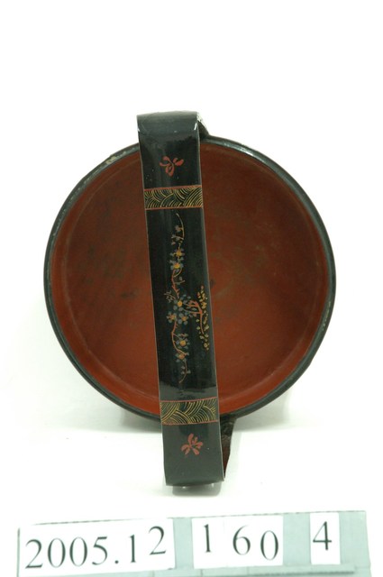 黑地花鳥紋蒔繪三層漆籃底座 (共5張)