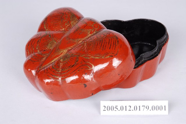 蝴蝶雙套朱漆外盒 (共2張)