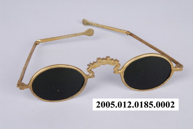 金色圓框墨鏡 (共1張)