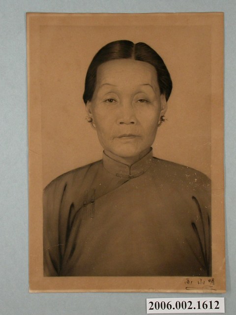 半身女祖先畫像 (共1張)