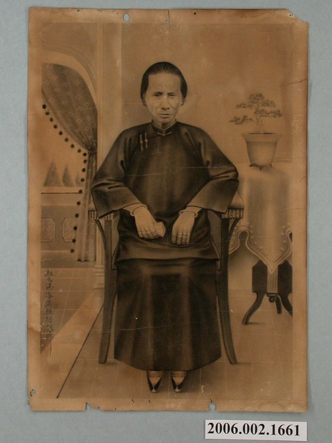 坐姿女祖先畫像 (共1張)