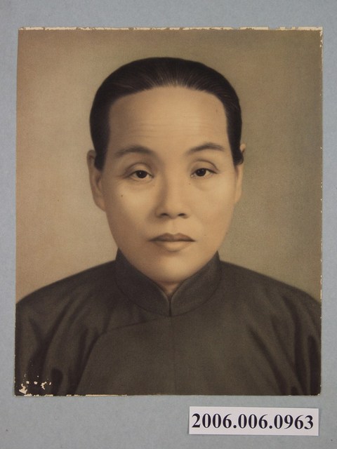 半身女祖先畫像 (共1張)