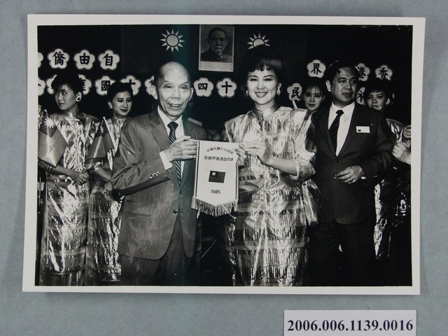 74年影視界香港訪問團照片 16 (共1張)