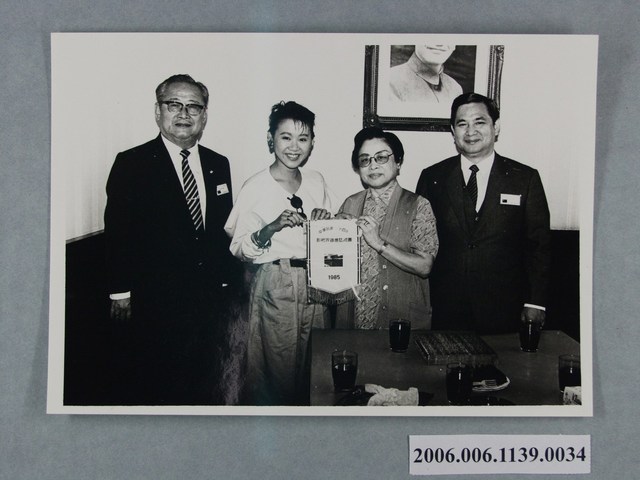 74年影視界香港訪問團照片 34 (共1張)