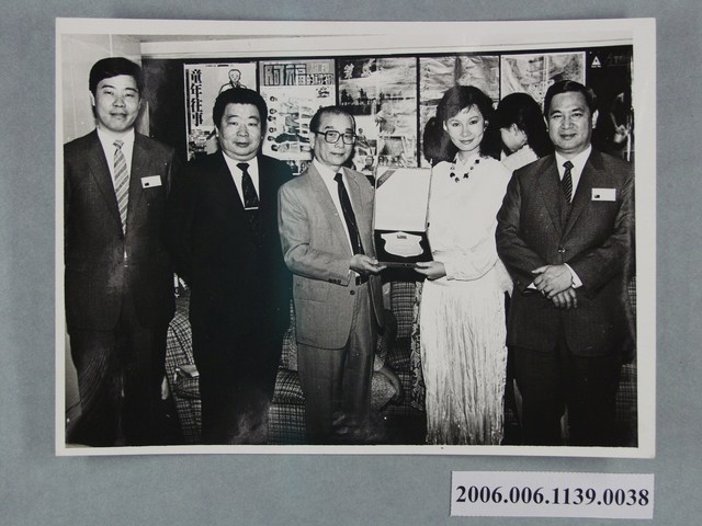 74年影視界香港訪問團照片 38 (共1張)