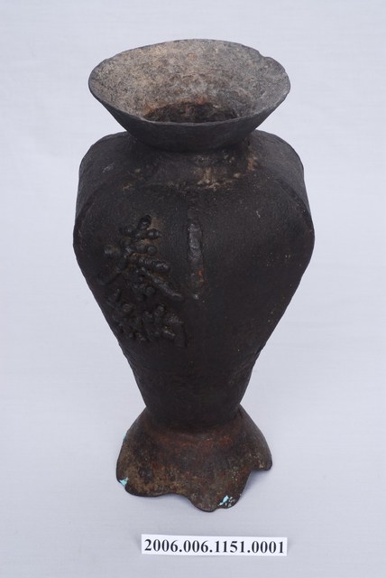 鐵製圓口六角奉納款花瓶 (共3張)