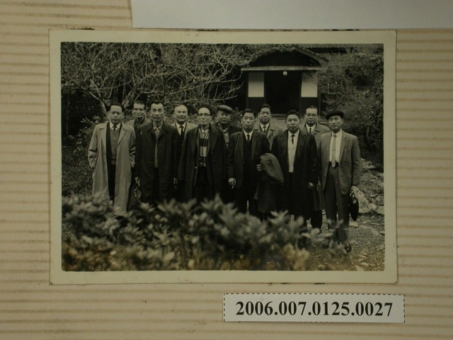 11男子合照 (共2張)