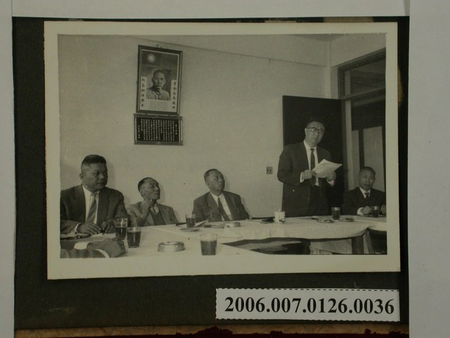 《陳錫卿先生施政照片集》〈民政廳會議情形〉 (共2張)