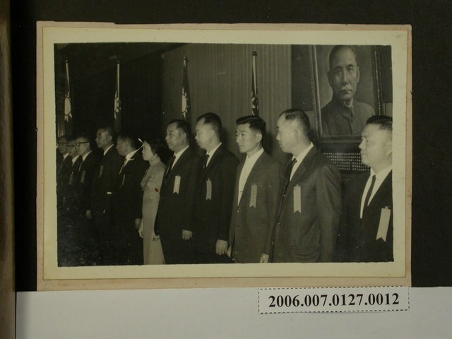 第29屆防空節恭領「民防之光」紀念徽人員 (共2張)