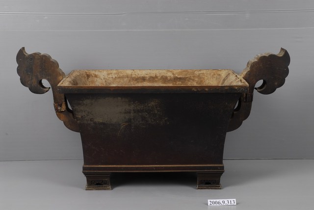 民國36年地藏王菩薩錫製香爐 (共4張)