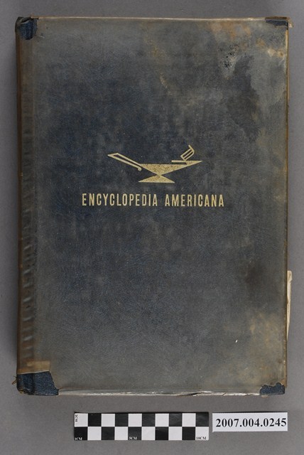 美國公司出版《美國百科全書 》第15冊 (共4張)