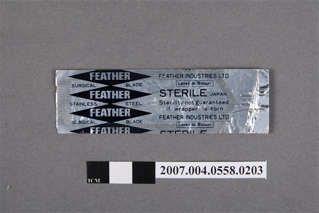 日本製FEATHER不鏽鋼11號無菌手術刀片 (共4張)