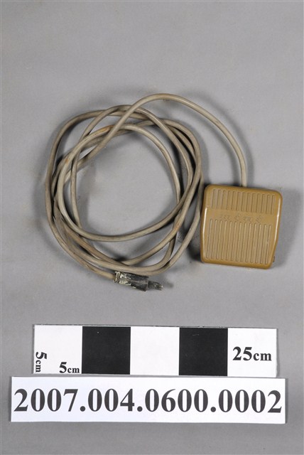 腳踏開關 (共4張)