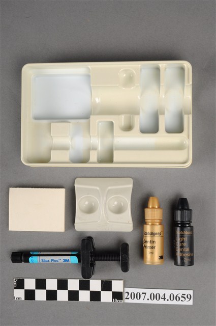 3M出品牙科光聚合樹脂 (共4張)