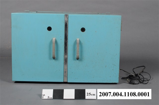 紫外線殺菌箱 (共8張)