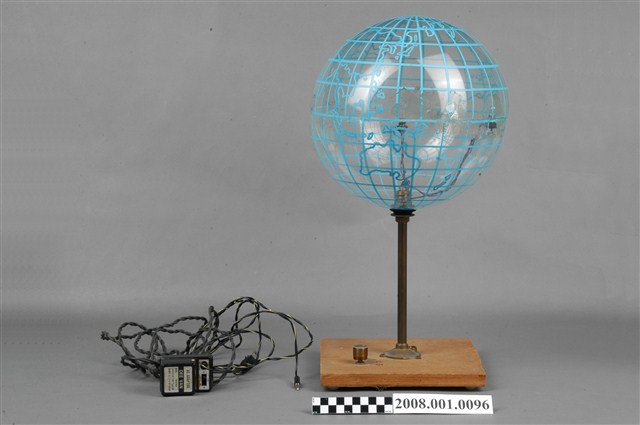 吳信政製「地球儀」 (共6張)