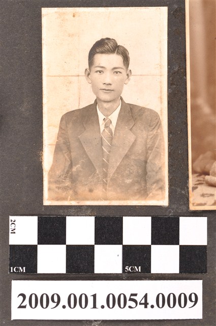 陸季盈青年時期個人照 (共1張)