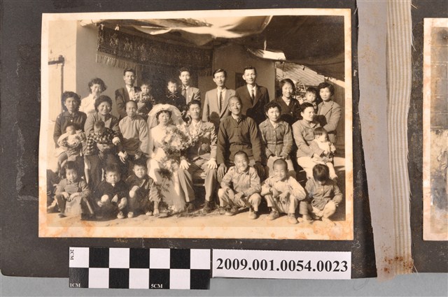 陸季盈六弟陸季友與六弟媳陸蘇坉結婚家族團體照 (共1張)