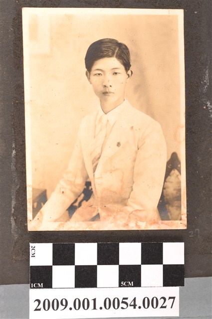 陸季盈三弟陸季雄青年時期個人照 (共1張)