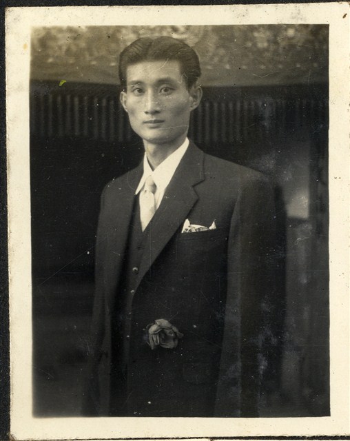 陸季盈大妹婿楊振成結婚新郎獨照 (共2張)