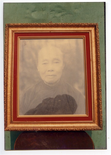 陸氏祖先像（女） (共4張)