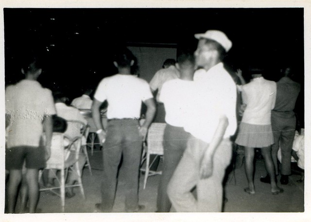 看露天影片情景 (共1張)