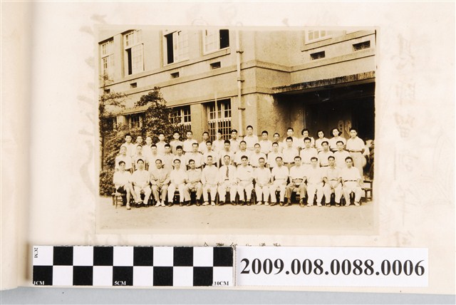 臺北市立老松商業職業學校補習班全體師生合照 (共2張)