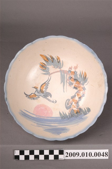 彩繪旭日松鶴紋花口碗 (共4張)