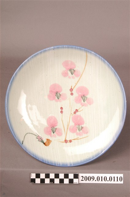 青瓷彩繪花卉紋圓盤 (共4張)