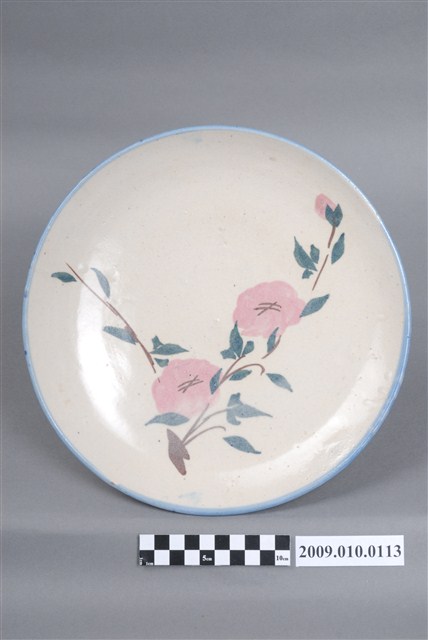 青花粉紅綠彩花卉紋圓盤 (共4張)