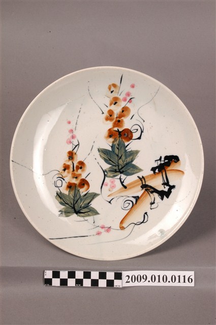 青瓷彩繪葡萄紋圓盤 (共4張)