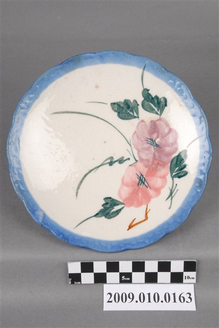 青花粉紅綠彩花卉紋花口盤 (共4張)