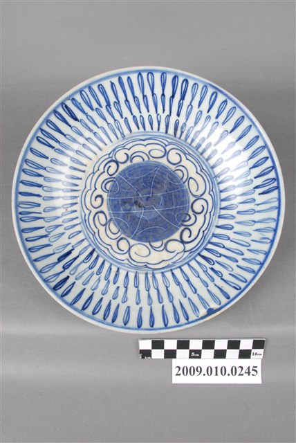 青花彩繪如意雲紋盤 (共4張)