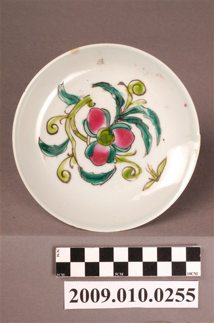 釉上彩繪蟠桃紋盤 (共4張)