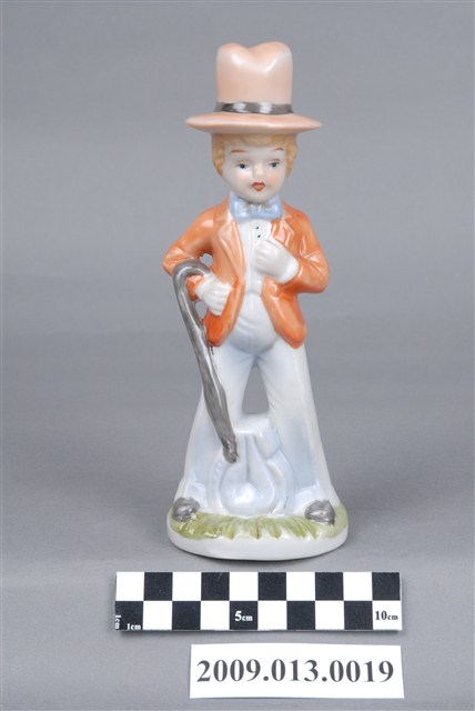 彩繪西洋紳士瓷偶 (共5張)