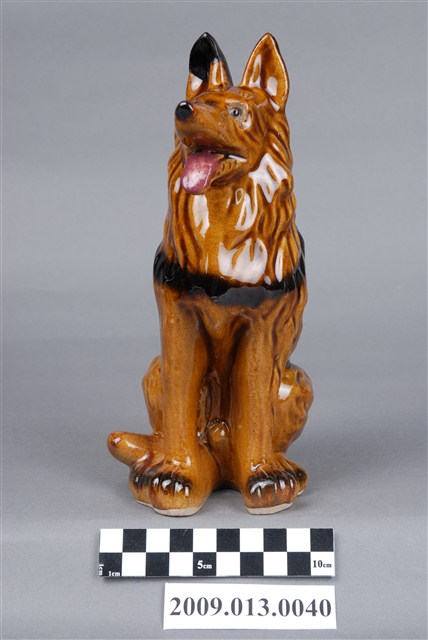 臺灣鶯歌窯褐釉德國狼犬造型存錢筒 (共5張)