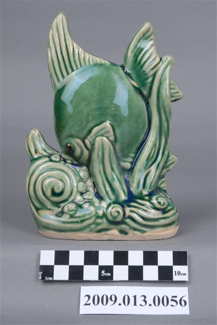 臺灣鶯歌窯綠釉熱帶魚裝飾陶瓷 (共5張)
