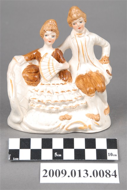 褐釉西洋紳士淑女雙人瓷偶 (共5張)