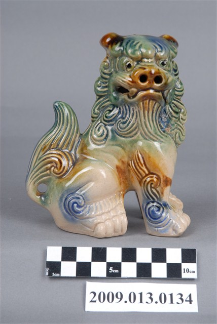 臺灣鶯歌窯三彩獅型擺飾 (共5張)