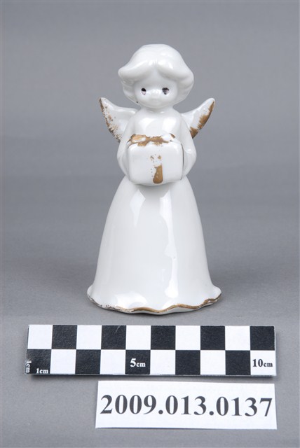 描金持禮物天使陶瓷玩偶 (共5張)