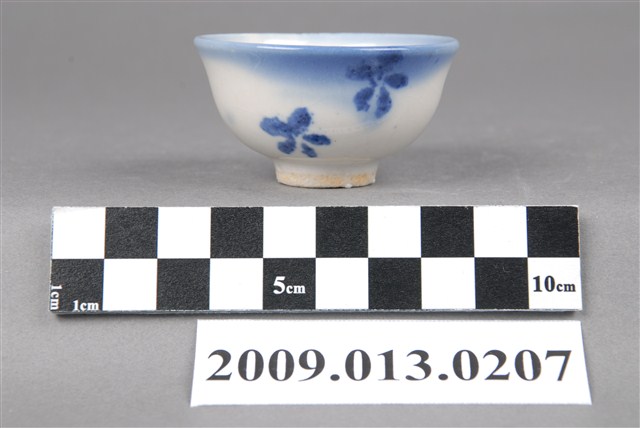 青花吹繪小杯 (共10張)