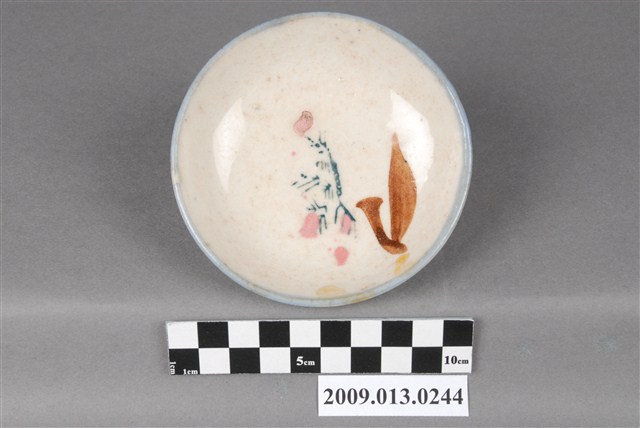 釉下多彩手繪花卉紋碟 (共4張)