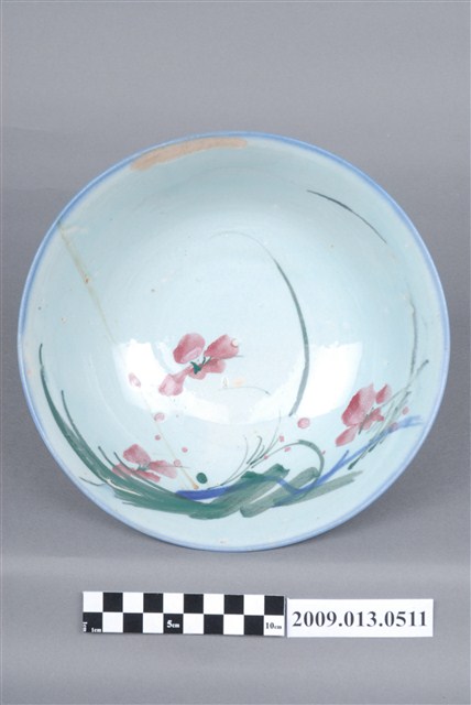 淡藍釉彩繪花卉紋碗 (共7張)