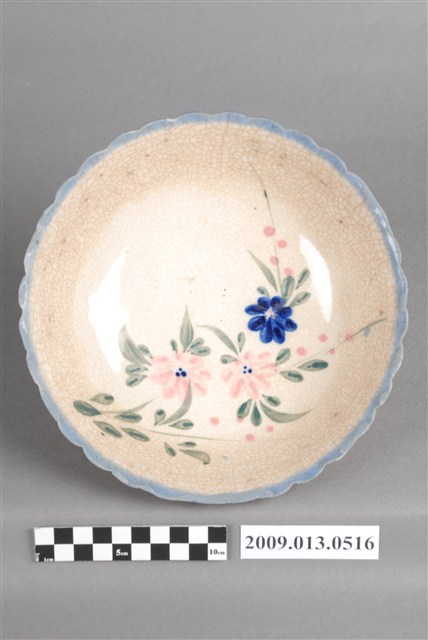 彩繪花卉紋菱花口碗 (共7張)